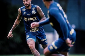 内马尔在中国队比赛中比赛局势复杂，比赛局势复杂引发热议！