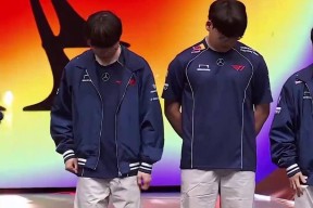 Scout焦点对战，Faker与40激战TES分钟，比赛局势复杂胜负难料！