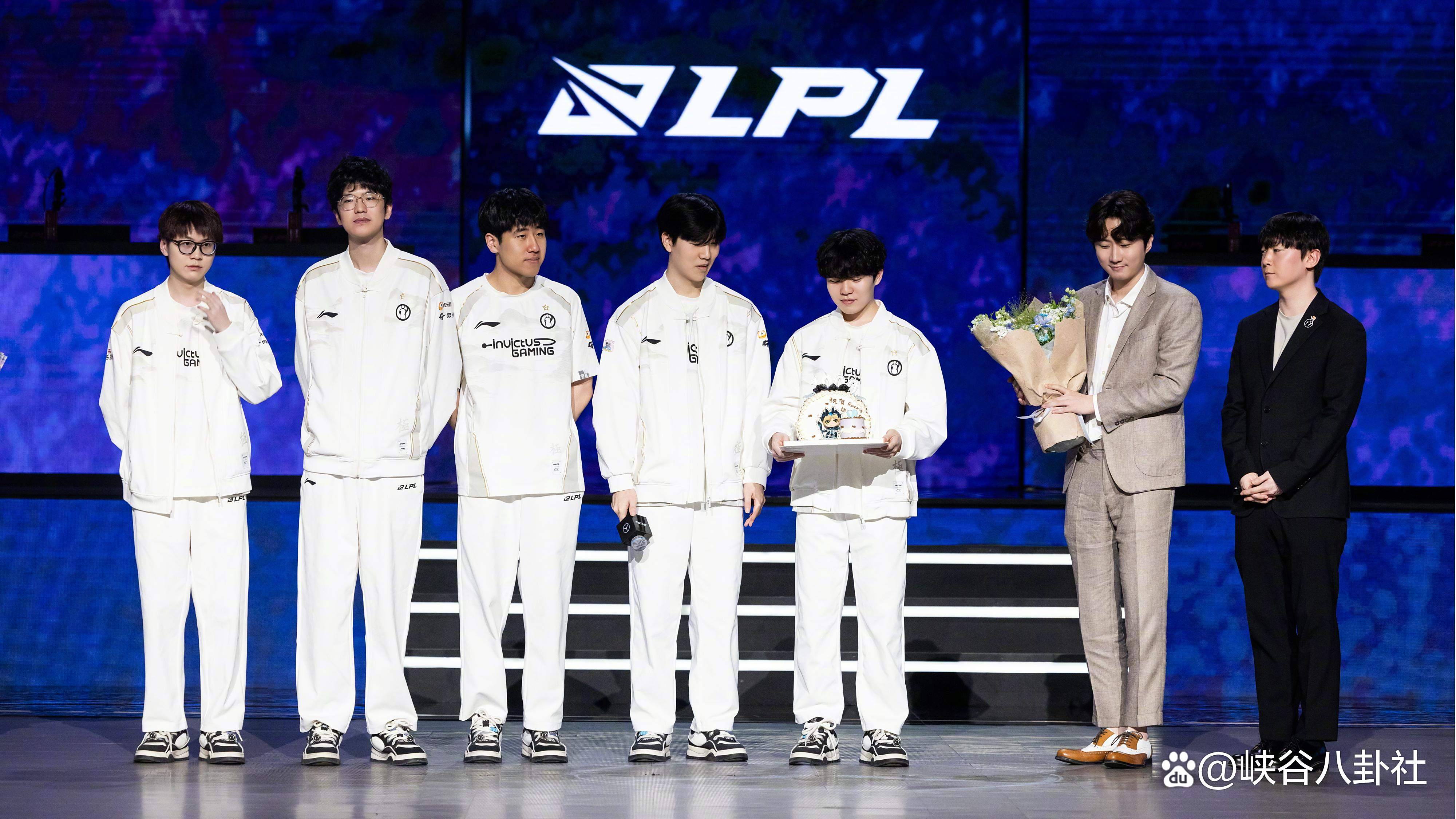 关于Rookie在法国队比赛中反败为胜，刷新纪录引发热议！的信息  第2张